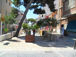 alcudia shaded street